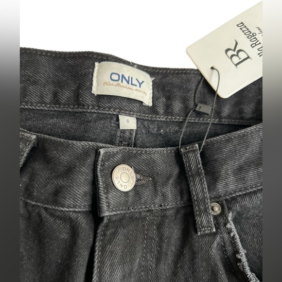 Only Distressed Rip Denim Mini Short - Picture 6 of 9